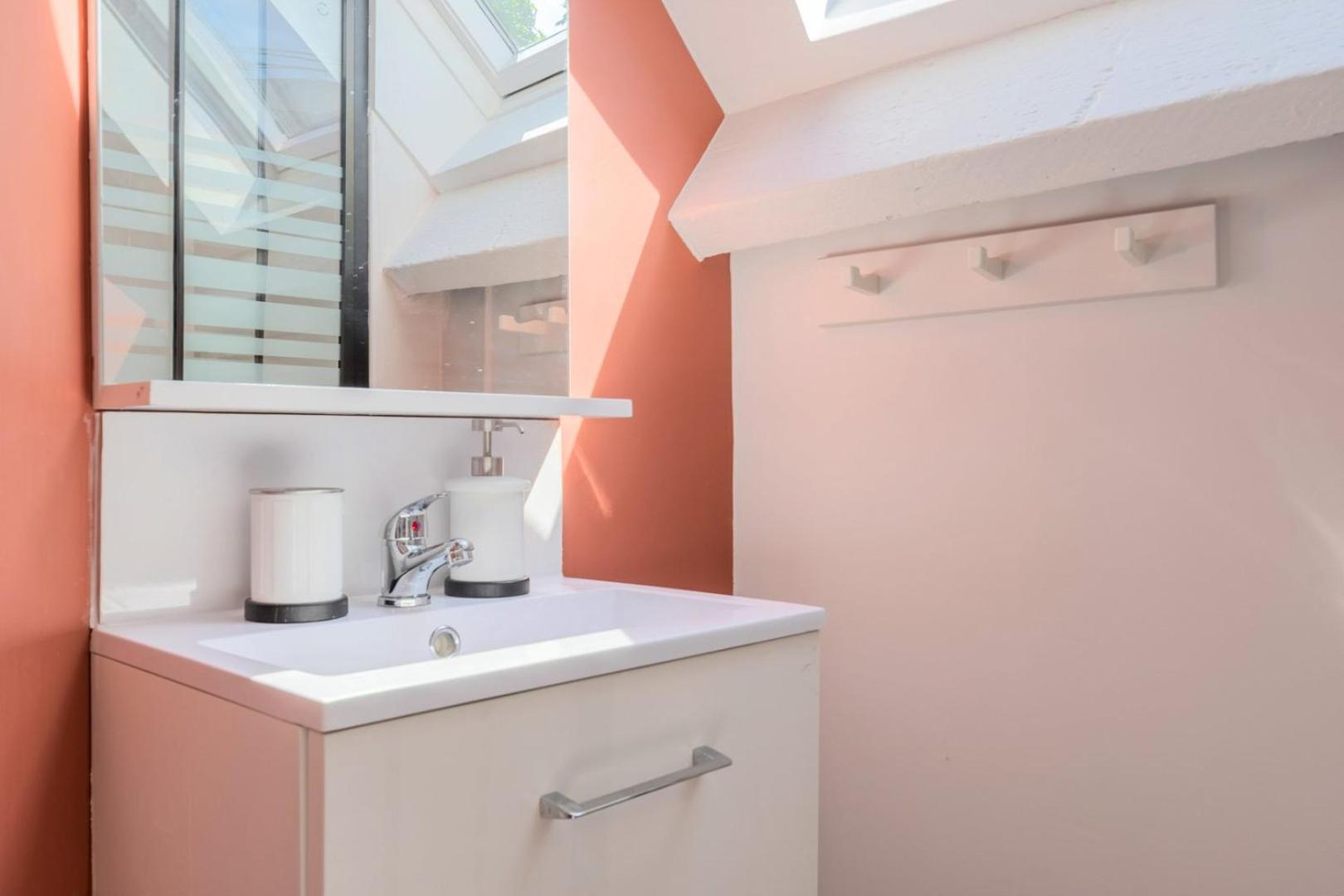 リールLittle Duplex In Republique Beaux Artsアパートメント エクステリア 写真
